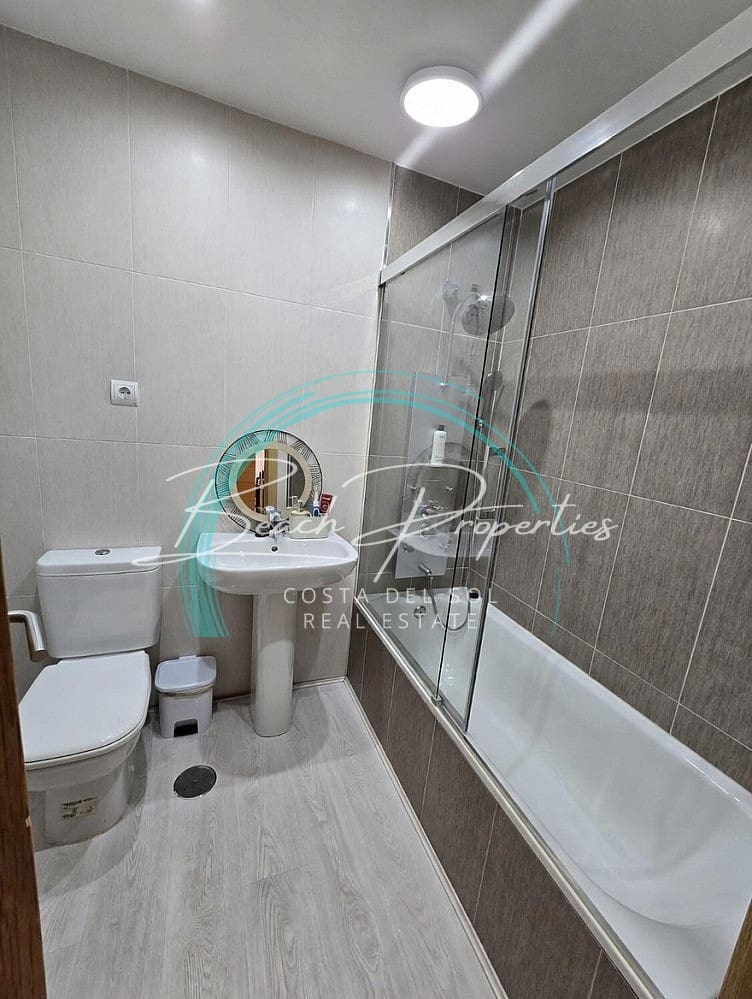 2 bedroom Apartment for sale in Torrox with pool - € 263,000 (Ref: 9629417)