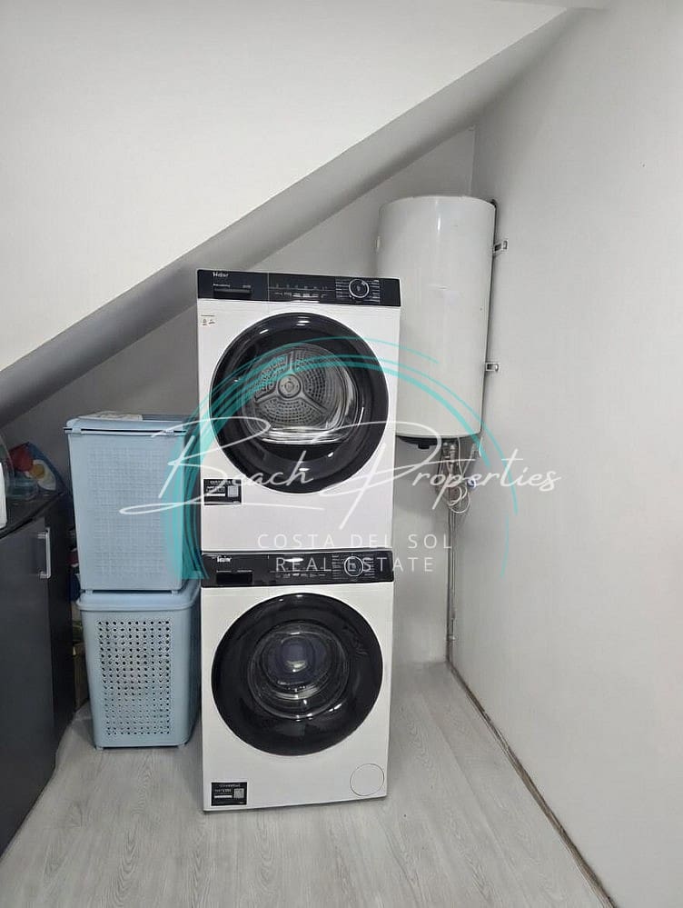 2 bedroom Apartment for sale in Torrox with pool - € 263,000 (Ref: 9629417)