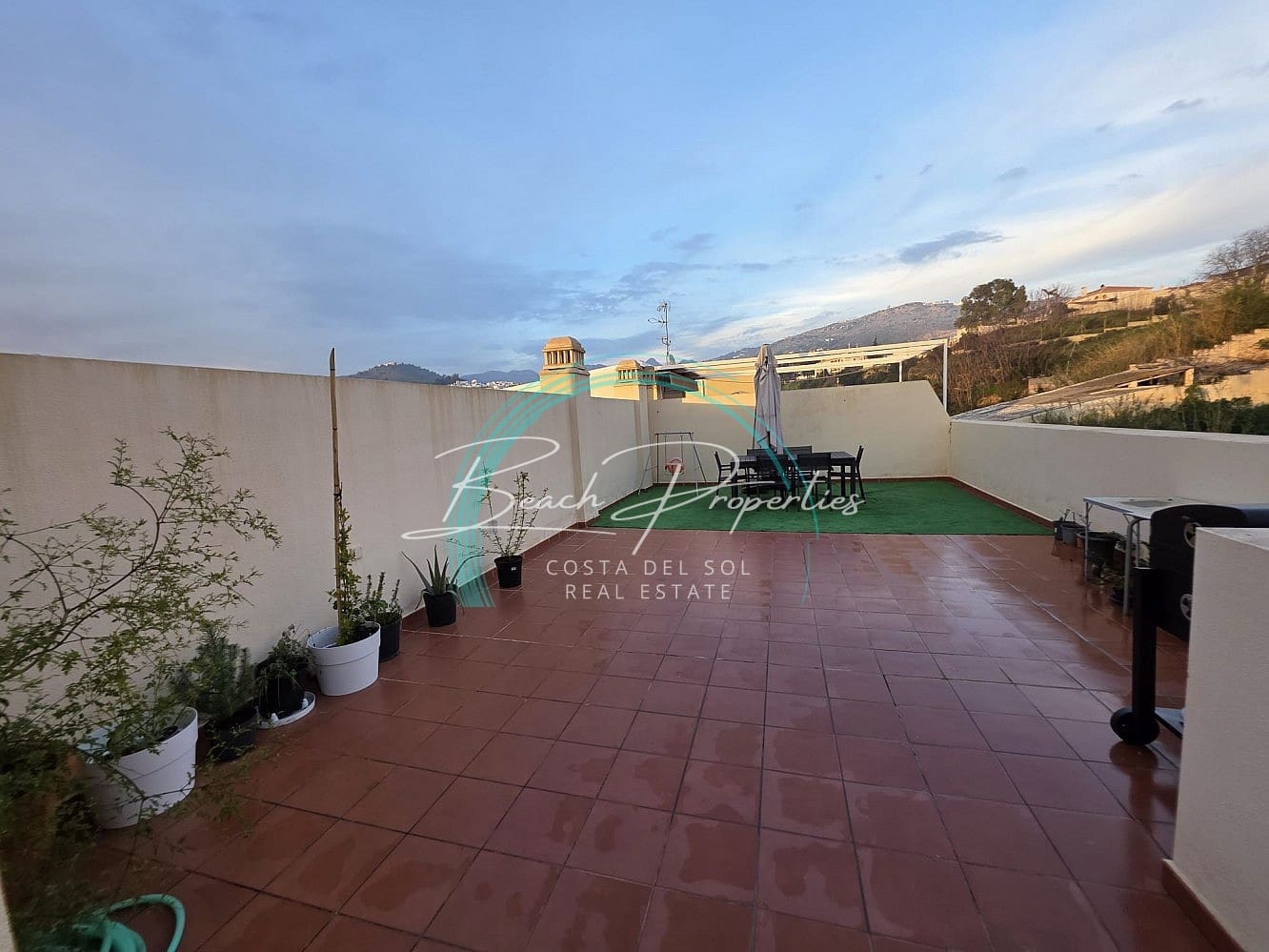 2 bedroom Apartment for sale in Torrox with pool - € 263,000 (Ref: 9629417)