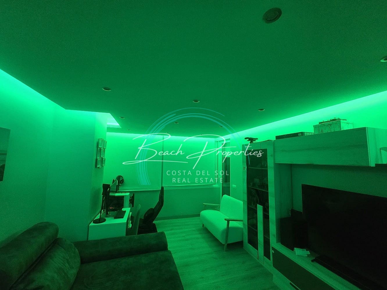 2 bedroom Apartment for sale in Torrox with pool - € 263,000 (Ref: 9629417)