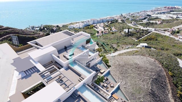 5 sypialnia Willa na sprzedaż w El Peñoncillo, Torrox z basenem garażem - 350 000 € (Ref: 9643672)