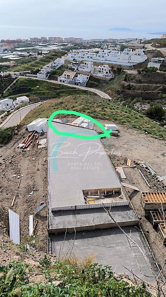 5 bedroom Villa for sale in Torrox-Costa with pool garage - € 315,000 (Ref: 9643672)