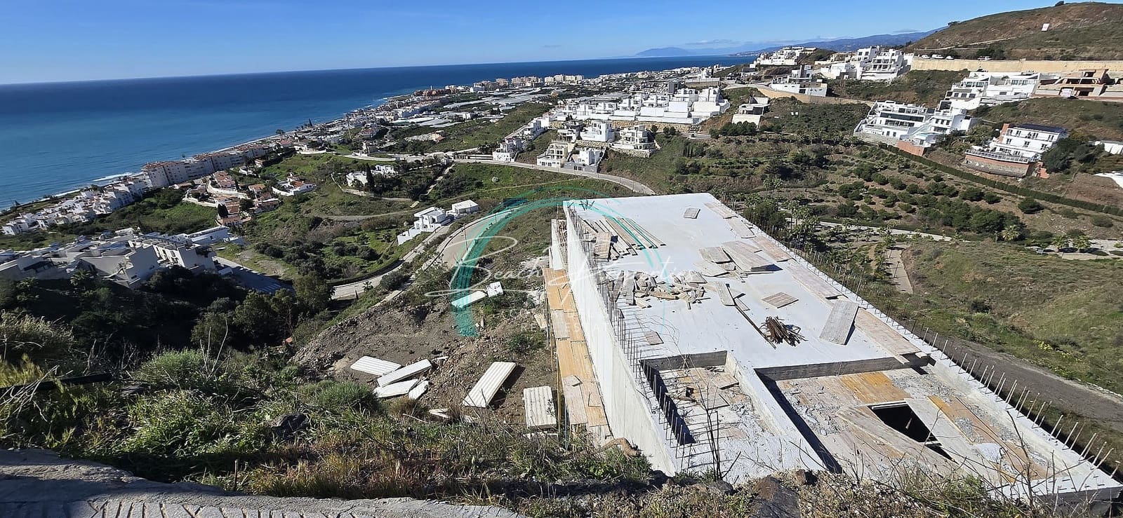 5 bedroom Villa for sale in Torrox-Costa with pool garage - € 315,000 (Ref: 9643672)