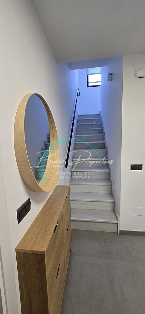 Chalet de 5 habitaciones en Nerja en alquiler con piscina garaje - 2.500 € (Ref: 9685876)