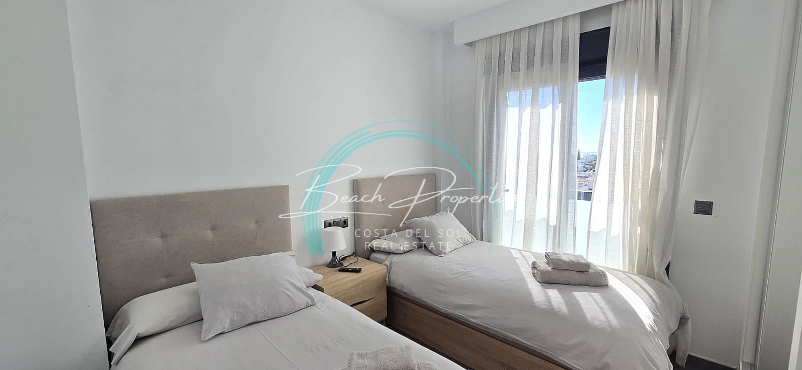 Chalet de 5 habitaciones en Nerja en alquiler con piscina garaje - 2.500 € (Ref: 9685876)