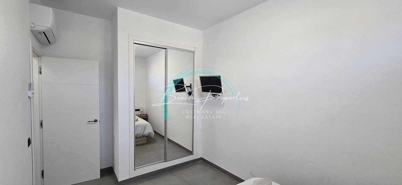 Chalet de 5 habitaciones en Nerja en alquiler con piscina garaje - 2.500 € (Ref: 9685876)