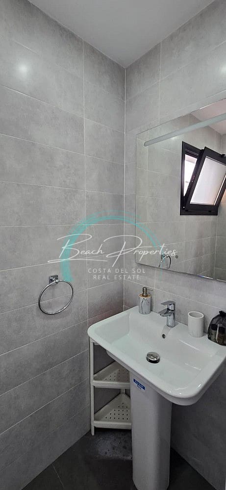 5 bedroom Villa for rent in Nerja with pool garage - € 2,500 (Ref: 9685876)