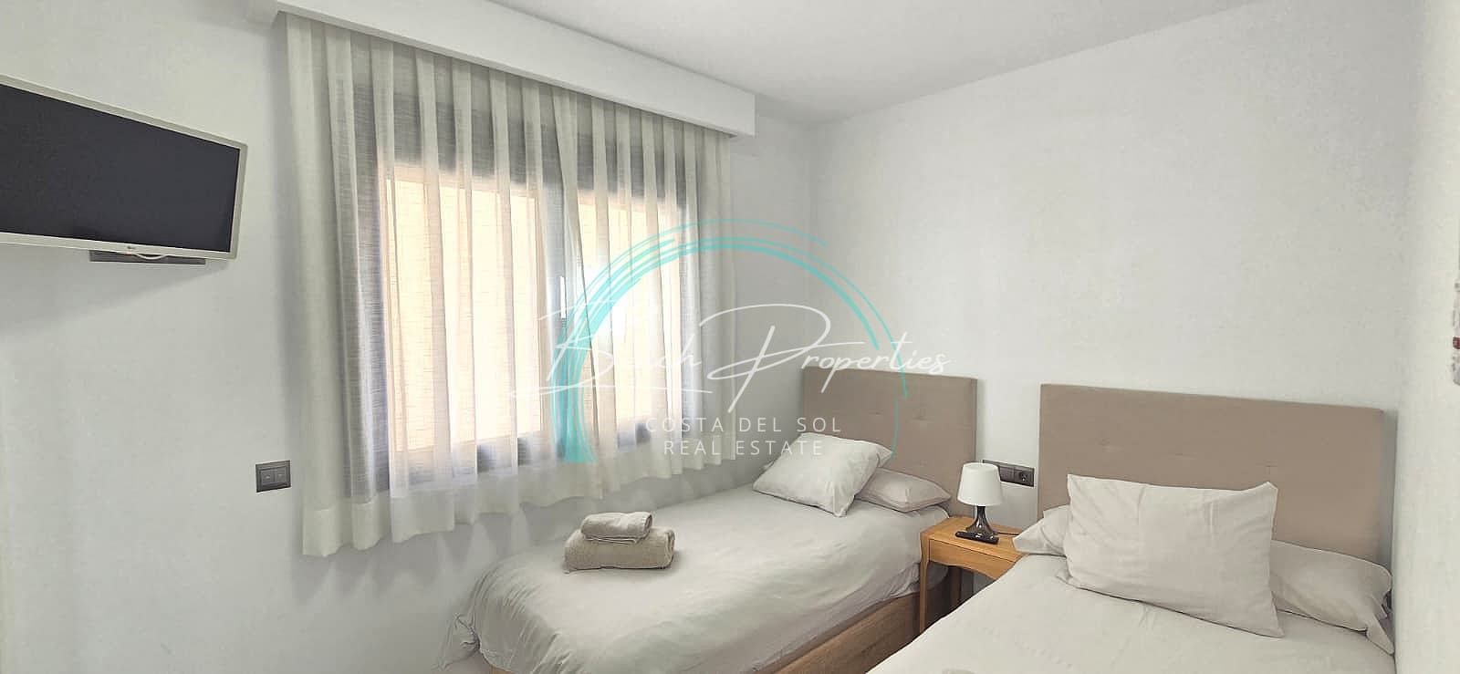 5 bedroom Villa for rent in Nerja with pool garage - € 2,500 (Ref: 9685876)