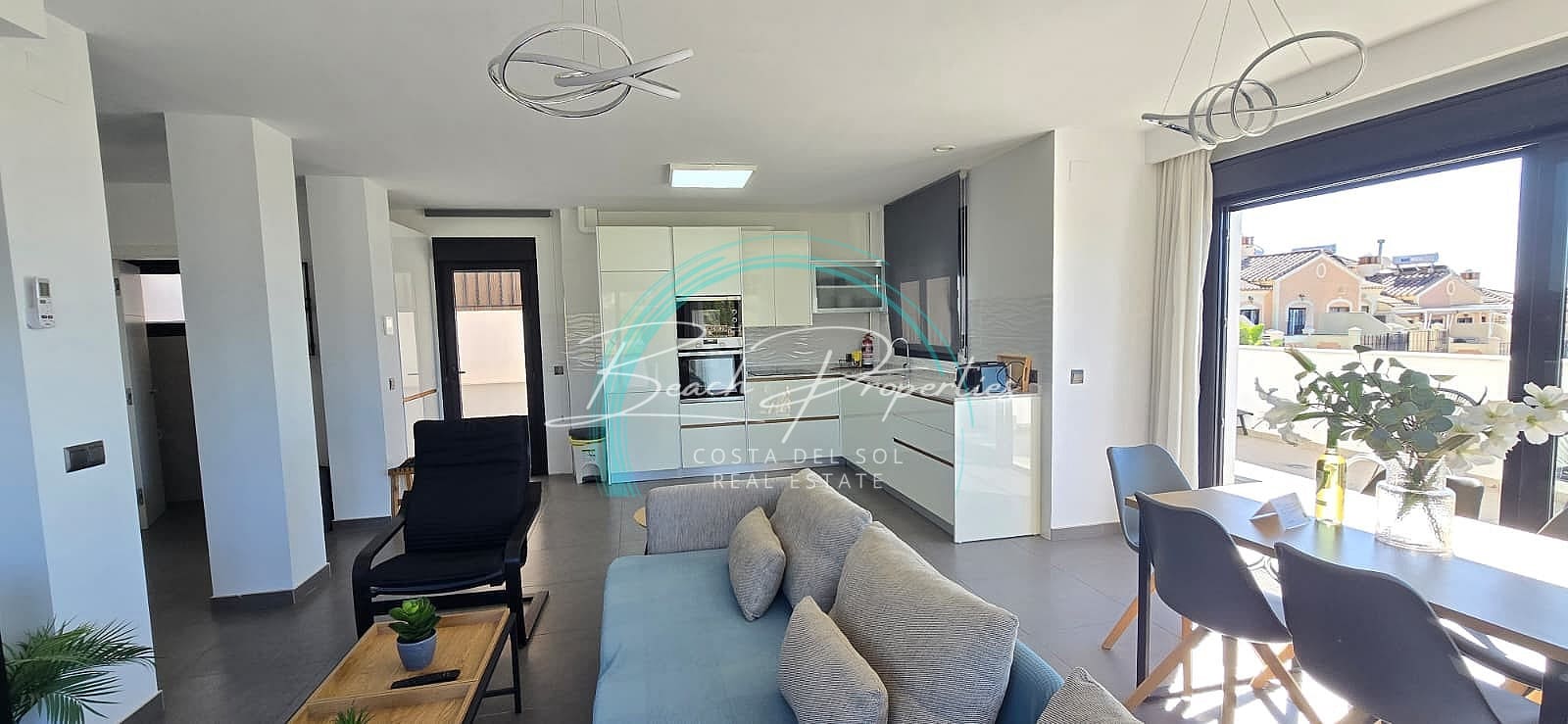 5 bedroom Villa for rent in Nerja with pool garage - € 2,500 (Ref: 9685876)