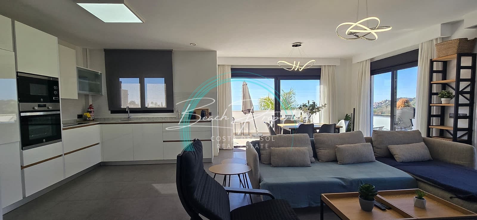 5 bedroom Villa for rent in Nerja with pool garage - € 2,500 (Ref: 9685876)