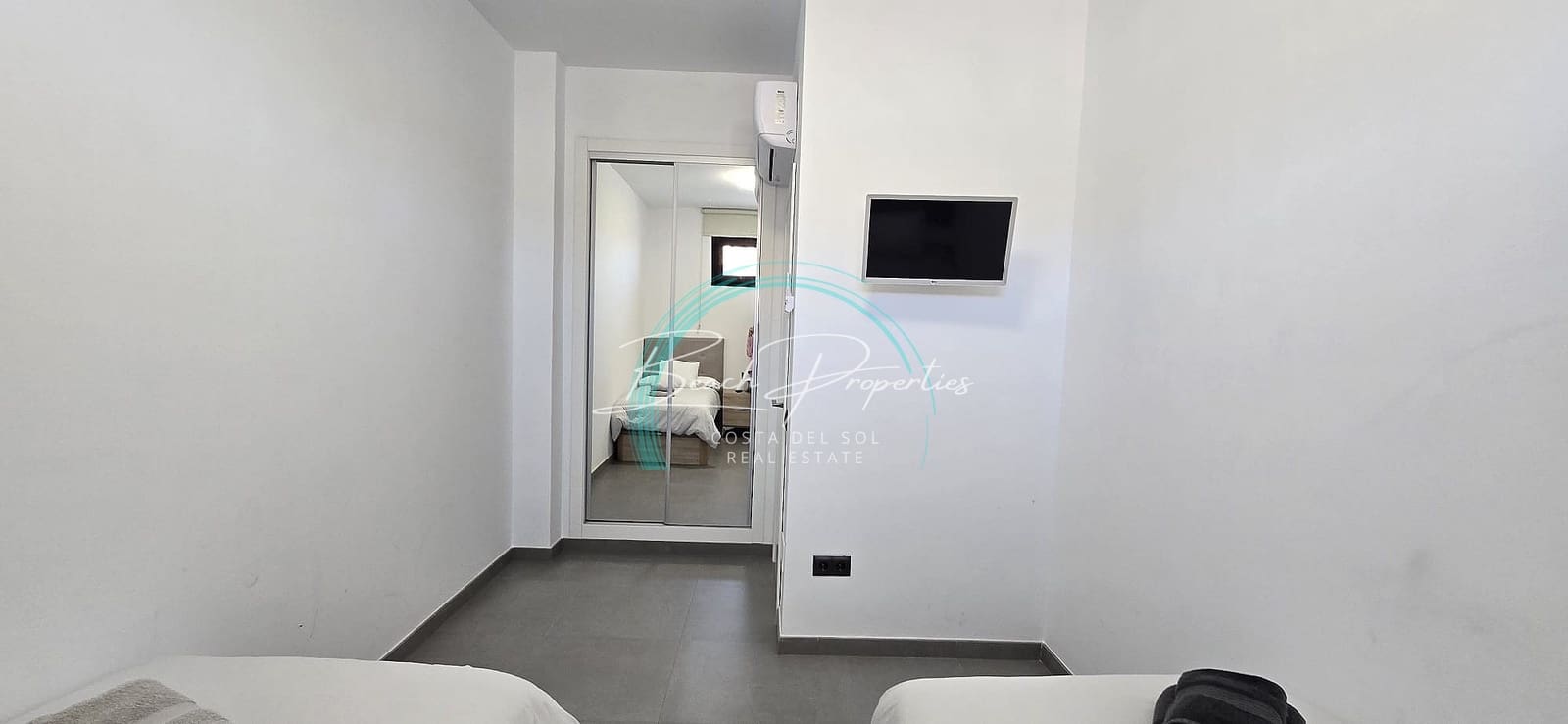 5 bedroom Villa for rent in Nerja with pool garage - € 2,500 (Ref: 9685876)