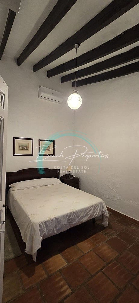 2 bedroom Townhouse for rent in Velez-Malaga with pool garage - € 1,300 (Ref: 9720738)