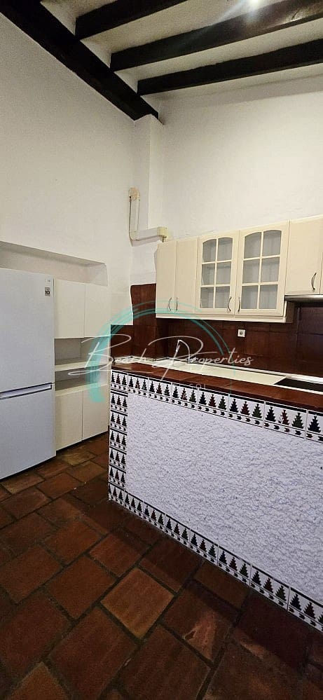 2 bedroom Townhouse for rent in Velez-Malaga with pool garage - € 1,300 (Ref: 9720738)