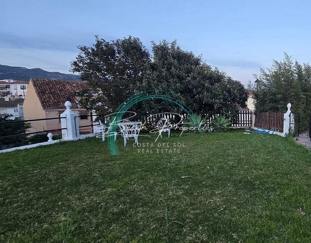 Casa de 2 habitaciones en Vélez-Málaga en alquiler con piscina garaje - 1.300 € (Ref: 9720738)