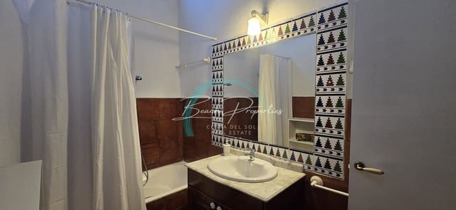 Casa de 2 habitaciones en Vélez-Málaga en alquiler con piscina garaje - 1.300 € (Ref: 9720738)