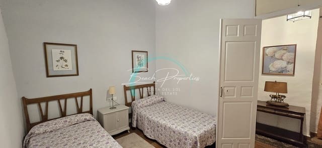 Casa de 2 habitaciones en Vélez-Málaga en alquiler con piscina garaje - 1.300 € (Ref: 9720738)