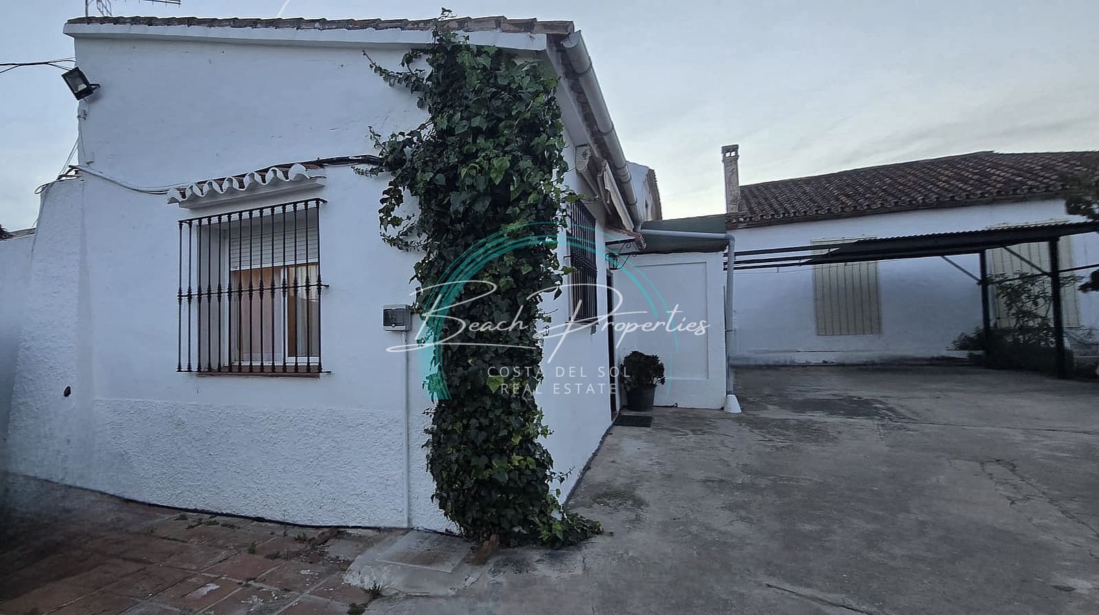 2 bedroom Townhouse for rent in Velez-Malaga with pool garage - € 1,300 (Ref: 9720738)