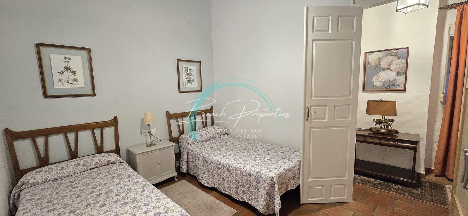 2 bedroom Townhouse for rent in Velez-Malaga with pool garage - € 1,300 (Ref: 9720738)