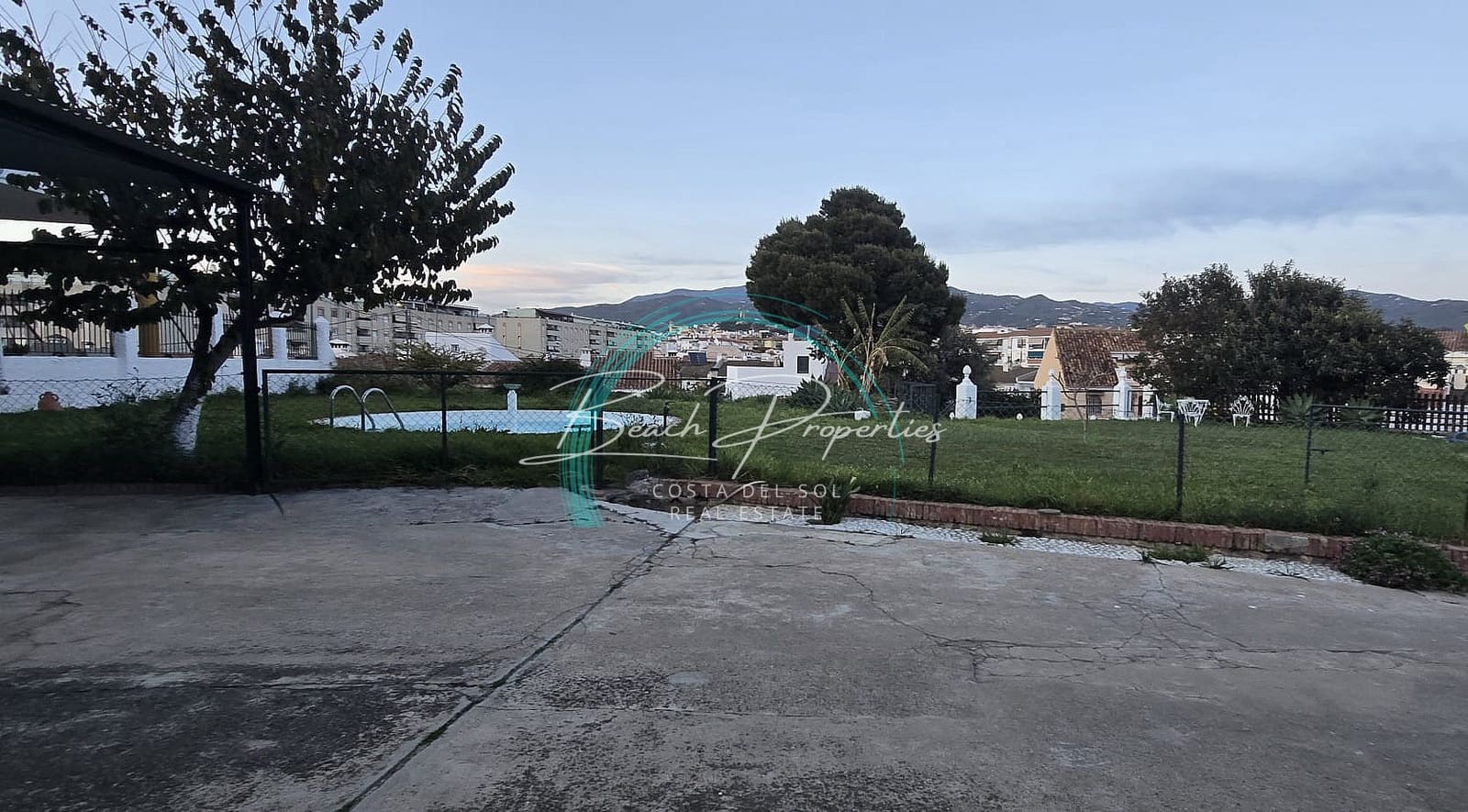 2 bedroom Townhouse for rent in Velez-Malaga with pool garage - € 1,300 (Ref: 9720738)