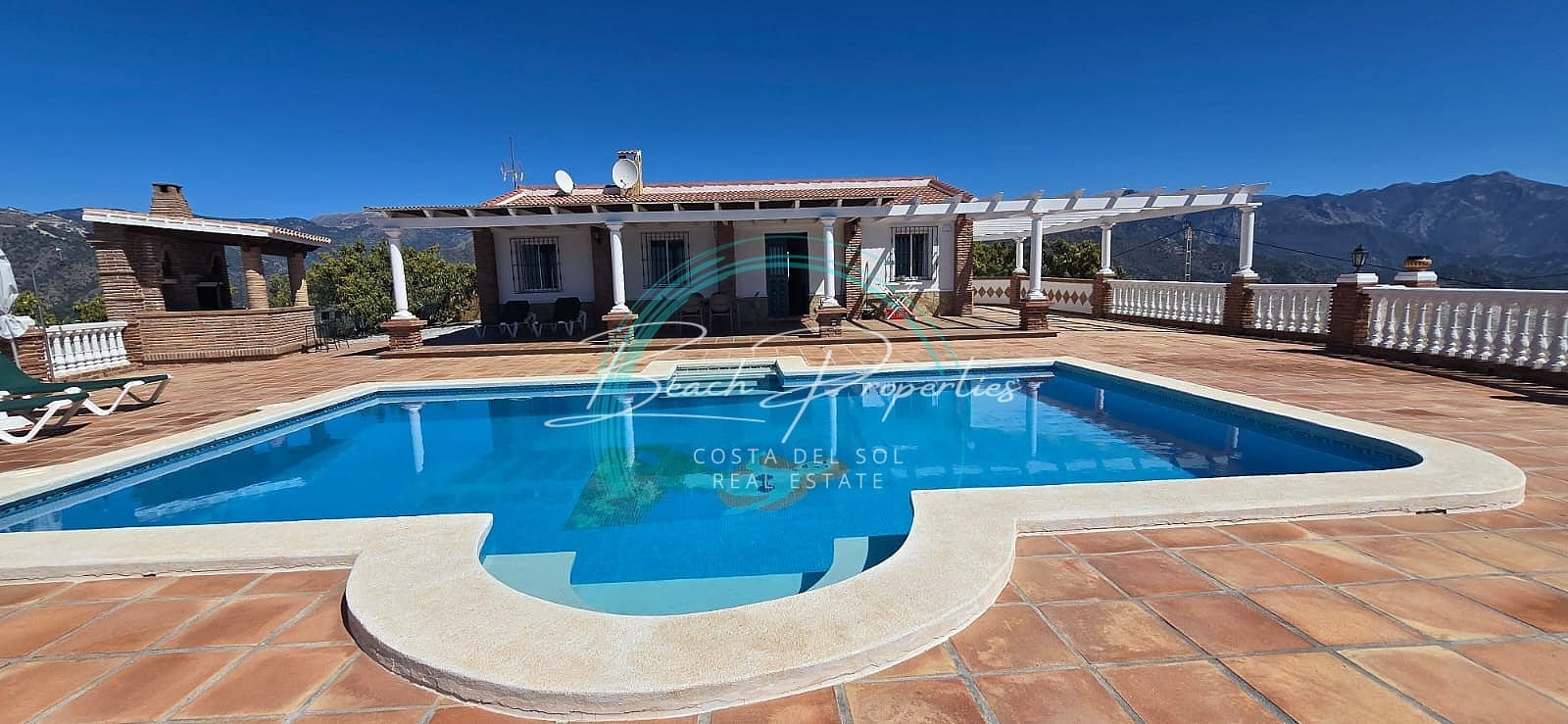 3 soveværelse Byhus til leje i Torrox med swimmingpool garage - € 1.700 (Ref: 9735884)