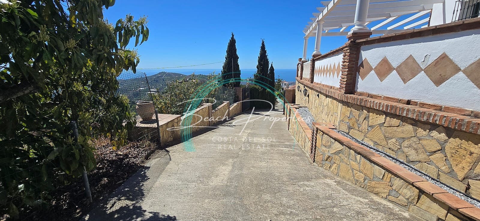 3 soveværelse Byhus til leje i Torrox med swimmingpool garage - € 1.700 (Ref: 9735884)