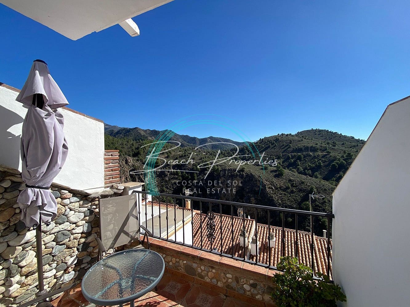 2 bedroom Apartment for rent in Frigiliana - € 750 (Ref: 9736005)