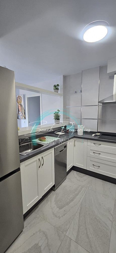 2 soveværelse Lejlighed til leje i Torrox-Costa - € 900 (Ref: 9747465)