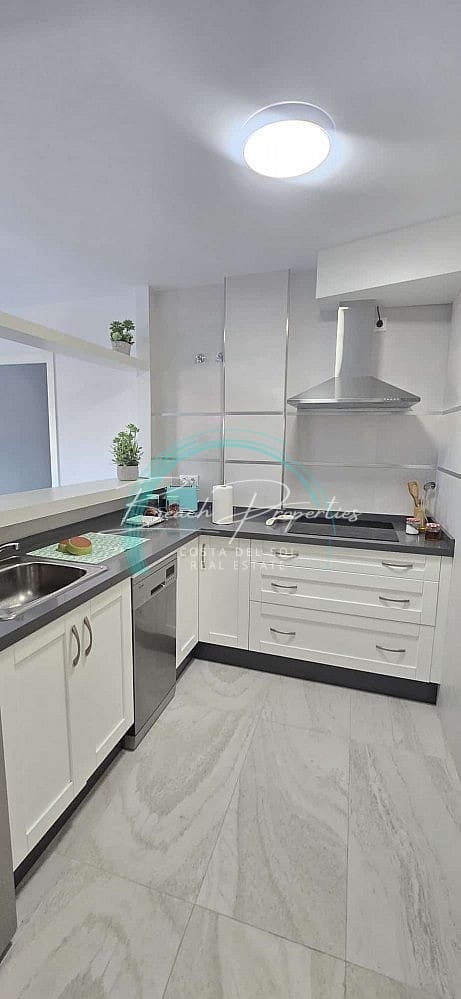 2 soveværelse Lejlighed til leje i Torrox-Costa - € 900 (Ref: 9747465)