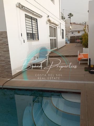 4 quarto Moradia para venda em Urbanización Santa Rosa, Torrox com garagem - 880 000 € (Ref: 9747467)