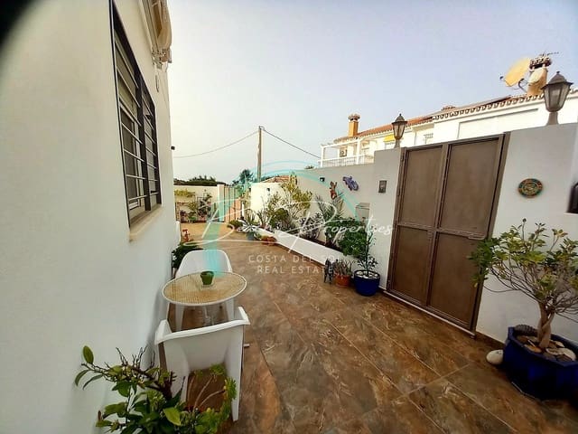 4 quarto Moradia para venda em Urbanización Santa Rosa, Torrox com garagem - 880 000 € (Ref: 9747467)