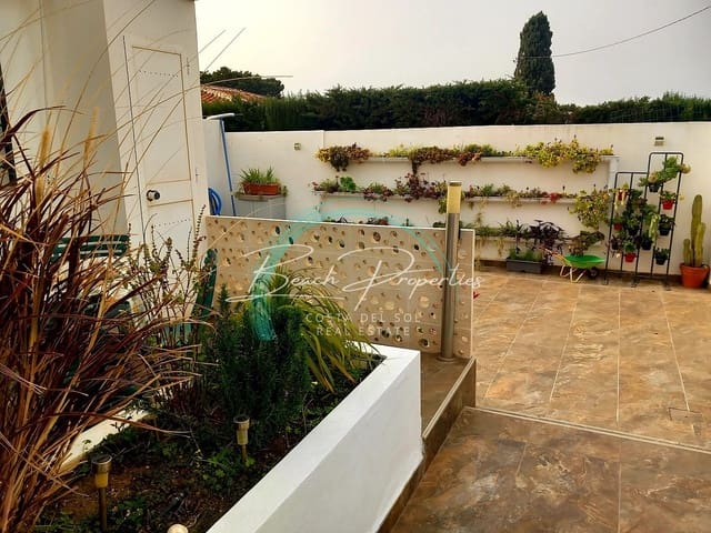 4 quarto Moradia para venda em Urbanización Santa Rosa, Torrox com garagem - 880 000 € (Ref: 9747467)