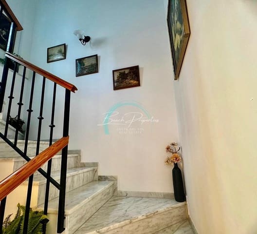 4 soveværelse Villa til salg i El Peñoncillo, Torrox med swimmingpool - € 490.000 (Ref: 9747515)