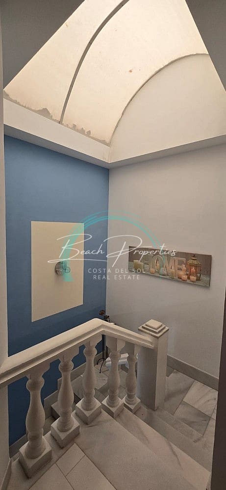 3 chambre Villa/Maison à vendre à Nerja avec piscine - 350 000 € (Ref: 9762402)