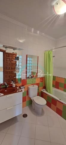 3 slaapkamer Villa te koop in Avda Pescia - Ctra de Frigiliana, Nerja met zwembad - € 350.000 (Ref: 9762402)