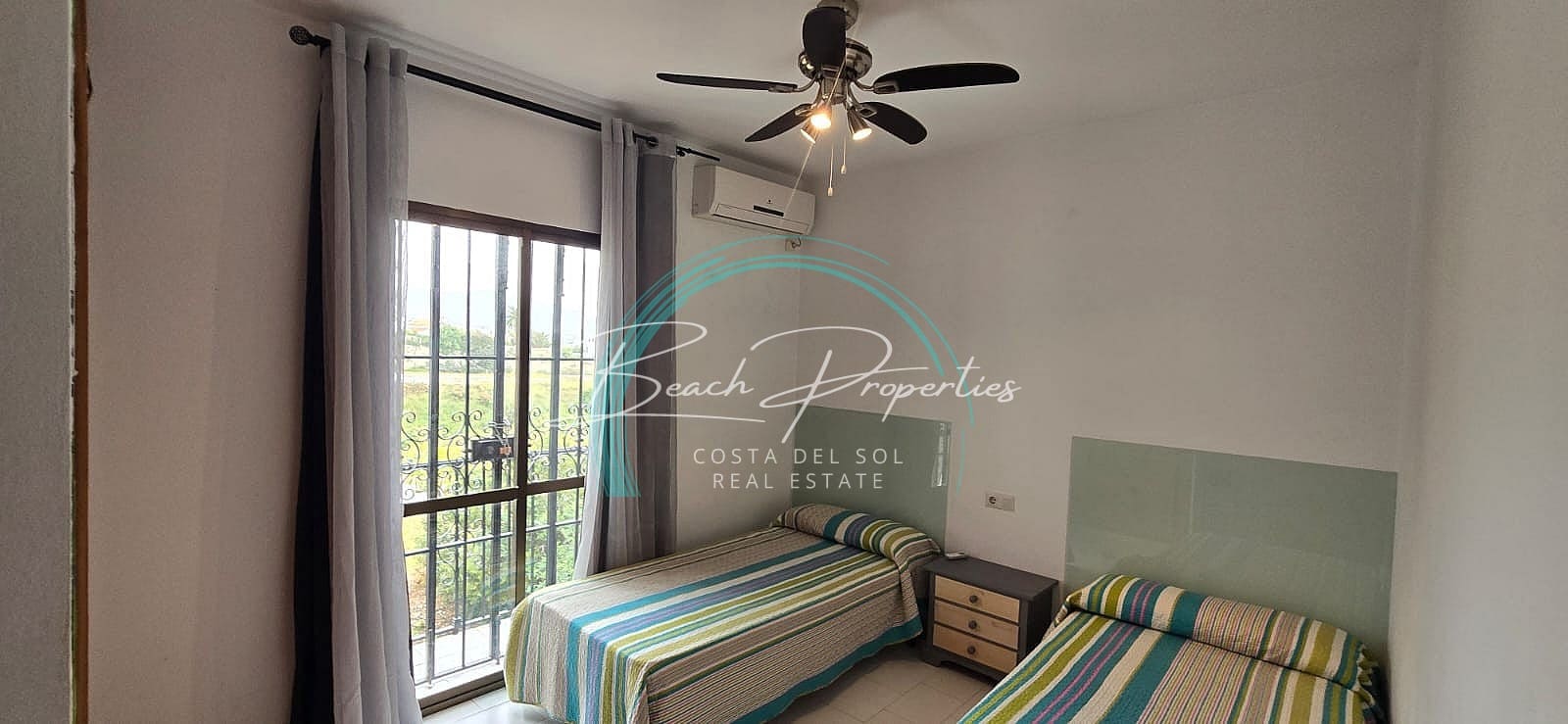 3 chambre Villa/Maison à vendre à Nerja avec piscine - 350 000 € (Ref: 9762402)