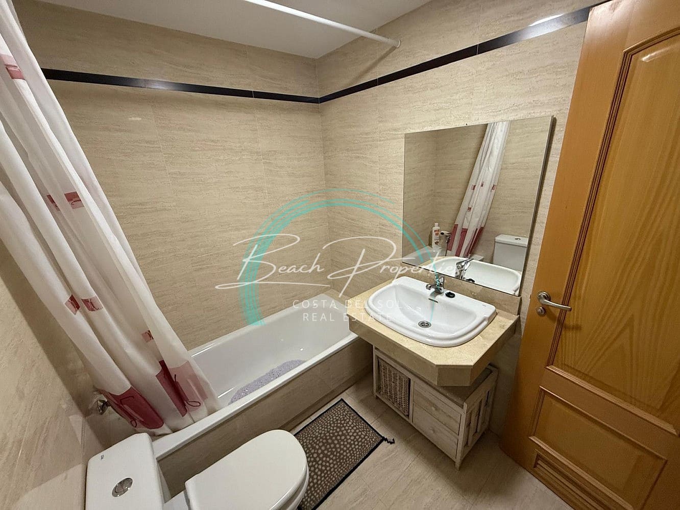 2 soveværelse Lejlighed til leje i Torrox-Costa med swimmingpool garage - € 950 (Ref: 9775983)