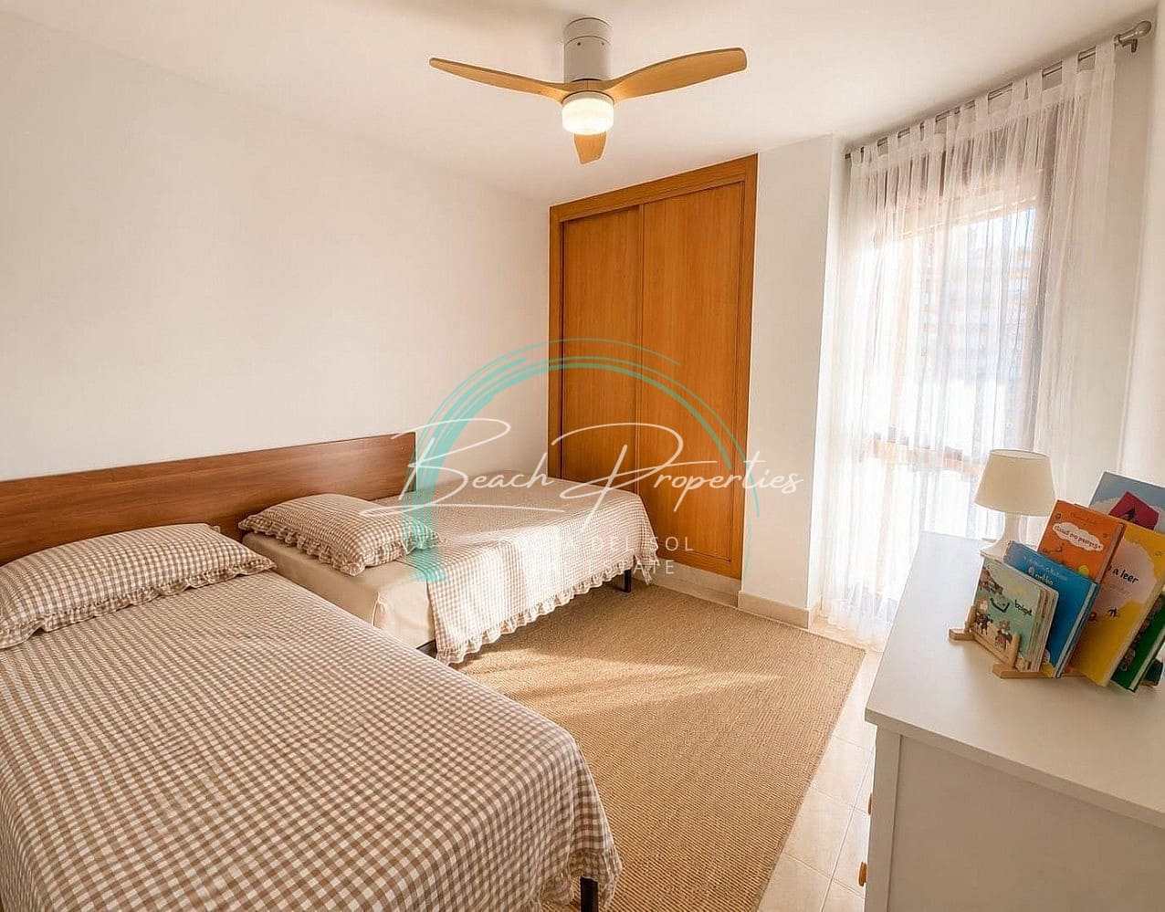 Appartement de 2 chambres à louer à Torrox-Costa avec piscine garage - 950 € (Ref: 9775983)