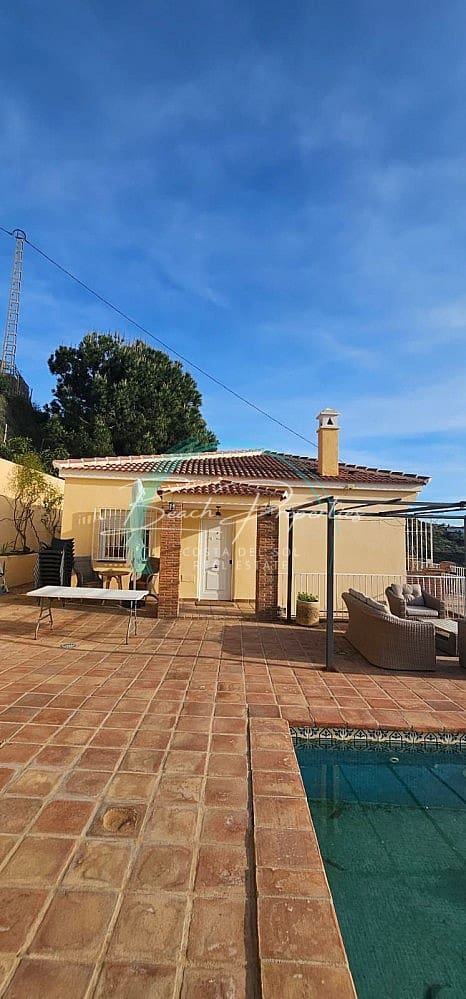 4 sypialnia Willa na sprzedaż w Torrox z basenem garażem - 370 000 € (Ref: 9784760)