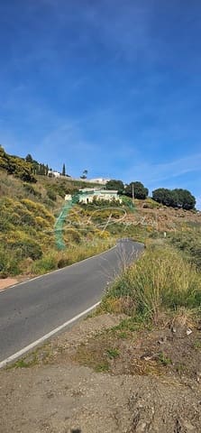 4 sypialnia Willa na sprzedaż w Torrox Pueblo, Torrox z basenem garażem - 370 000 € (Ref: 9784760)