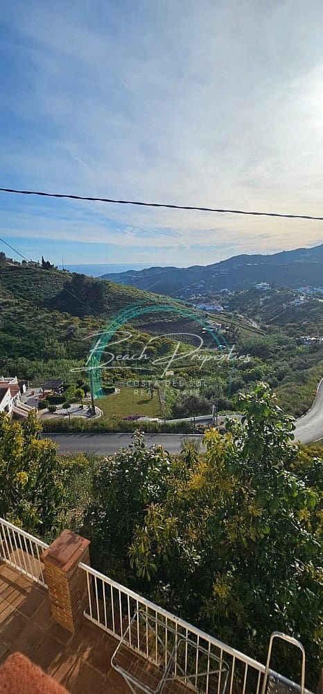 4 sypialnia Willa na sprzedaż w Torrox z basenem garażem - 370 000 € (Ref: 9784760)