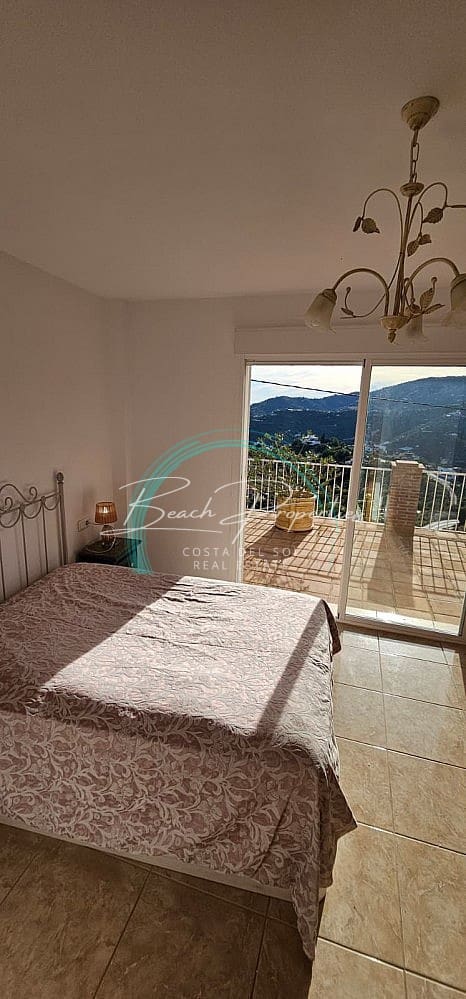 4 sypialnia Willa na sprzedaż w Torrox z basenem garażem - 370 000 € (Ref: 9784760)