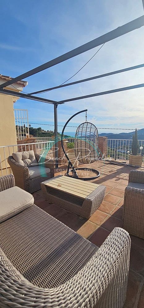 4 sypialnia Willa na sprzedaż w Torrox z basenem garażem - 370 000 € (Ref: 9784760)