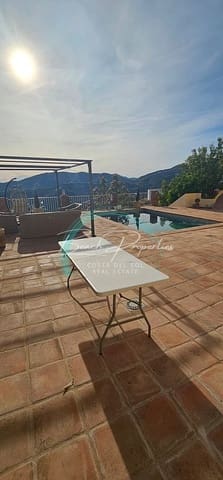 4 sypialnia Willa na sprzedaż w Torrox Pueblo, Torrox z basenem garażem - 370 000 € (Ref: 9784760)