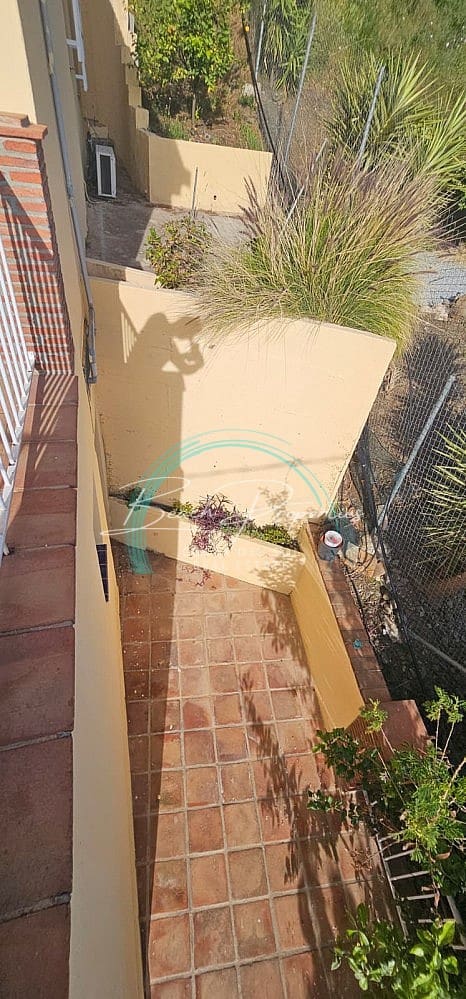 4 sypialnia Willa na sprzedaż w Torrox z basenem garażem - 370 000 € (Ref: 9784760)