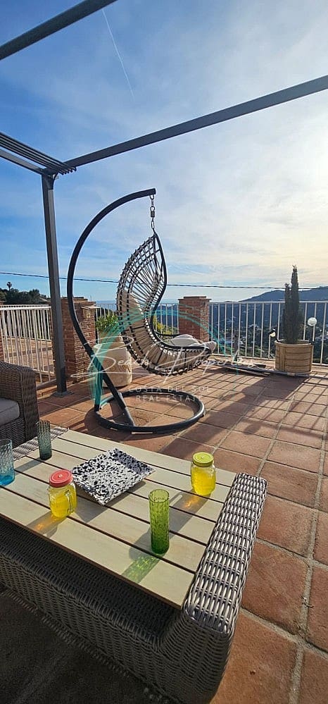 4 sypialnia Willa na sprzedaż w Torrox z basenem garażem - 370 000 € (Ref: 9784760)