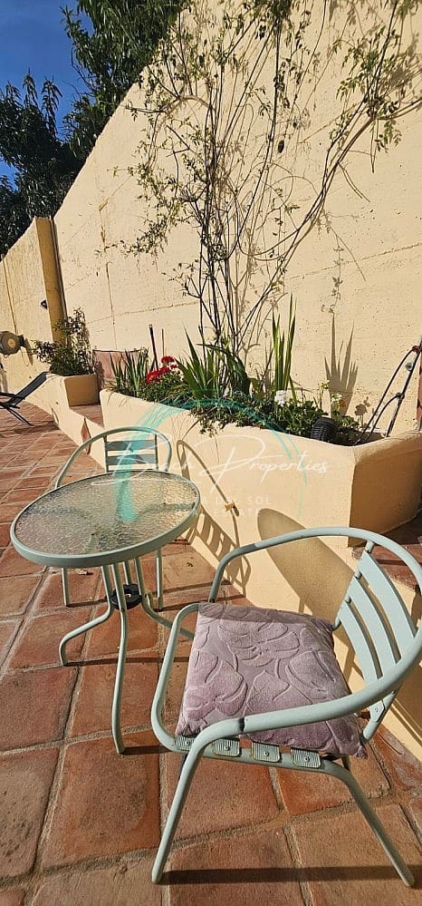 4 sypialnia Willa na sprzedaż w Torrox z basenem garażem - 370 000 € (Ref: 9784760)