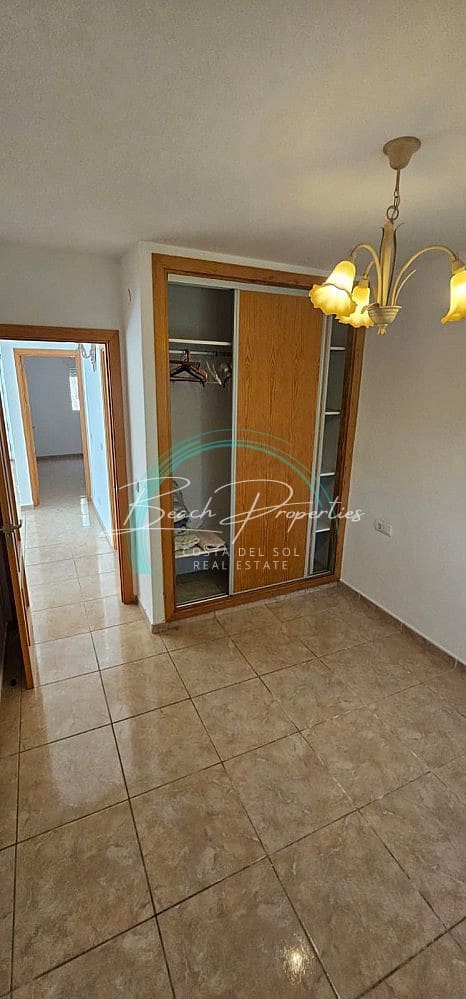 4 sypialnia Willa na sprzedaż w Torrox z basenem garażem - 370 000 € (Ref: 9784760)