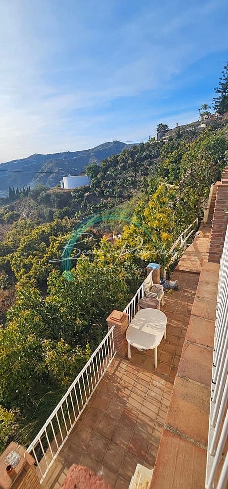 4 sypialnia Willa na sprzedaż w Torrox z basenem garażem - 370 000 € (Ref: 9784760)