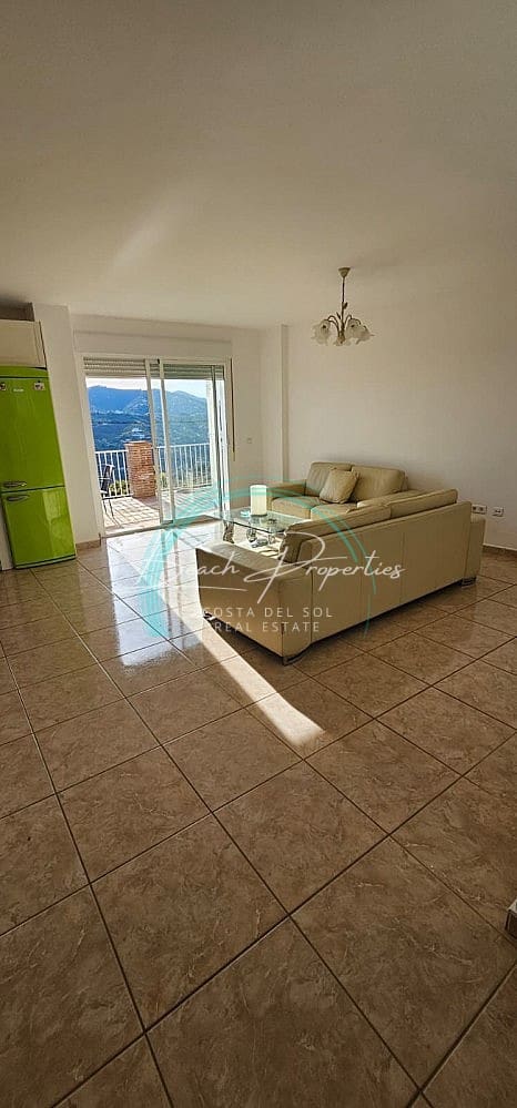 4 sypialnia Willa na sprzedaż w Torrox z basenem garażem - 370 000 € (Ref: 9784760)