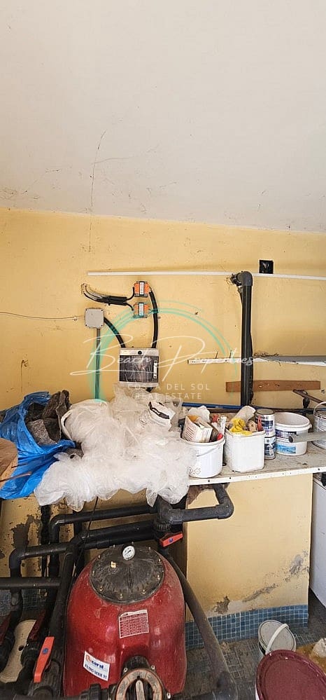 4 sypialnia Willa na sprzedaż w Torrox z basenem garażem - 370 000 € (Ref: 9784760)